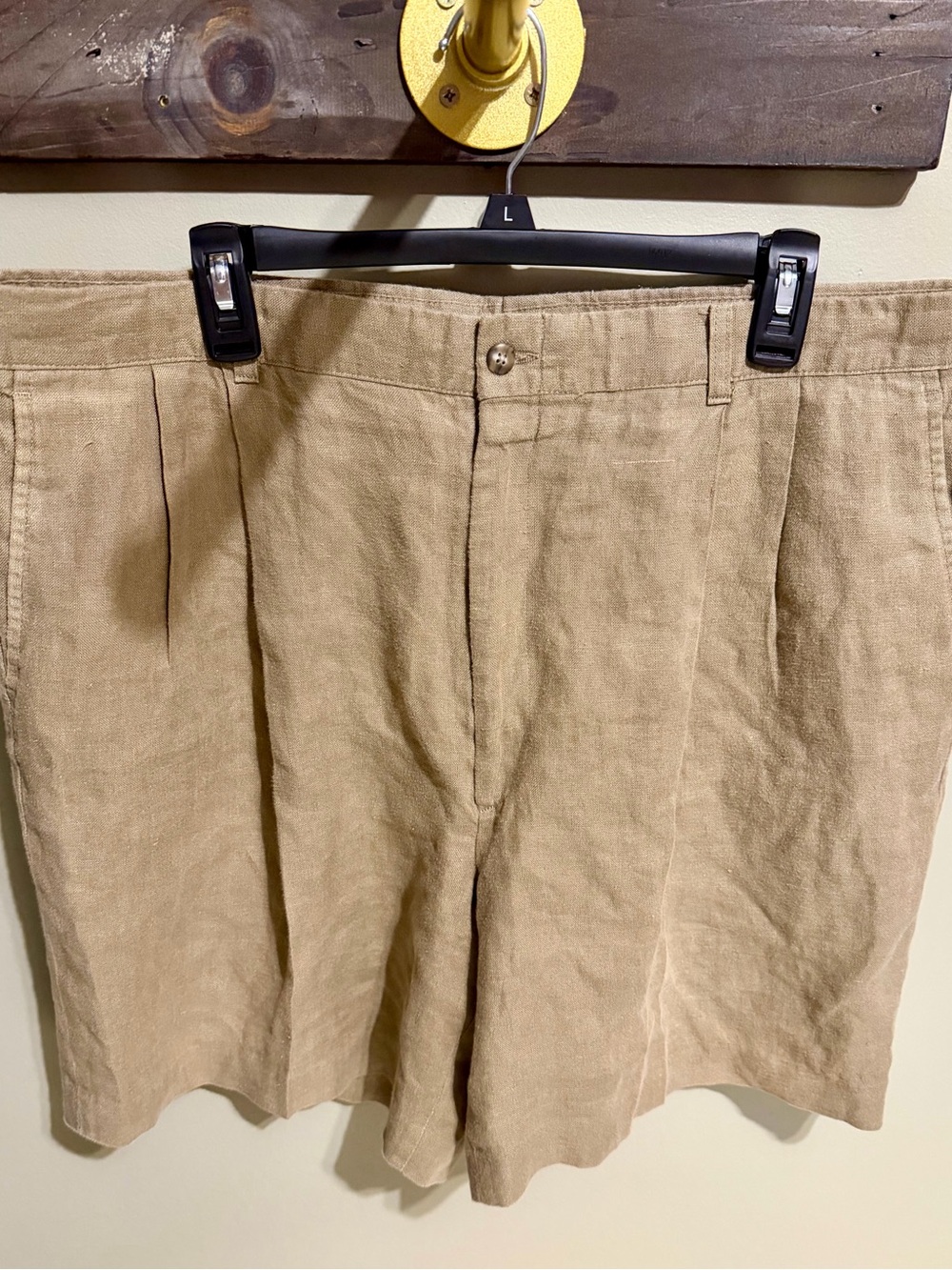 Berle Men's Light Tan Linen-Blend Flat Front Shorts